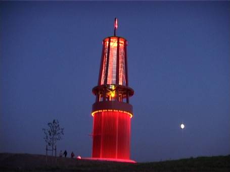 Moers : Halde Rheinpreussen, Grubenlampe bei Vollmond